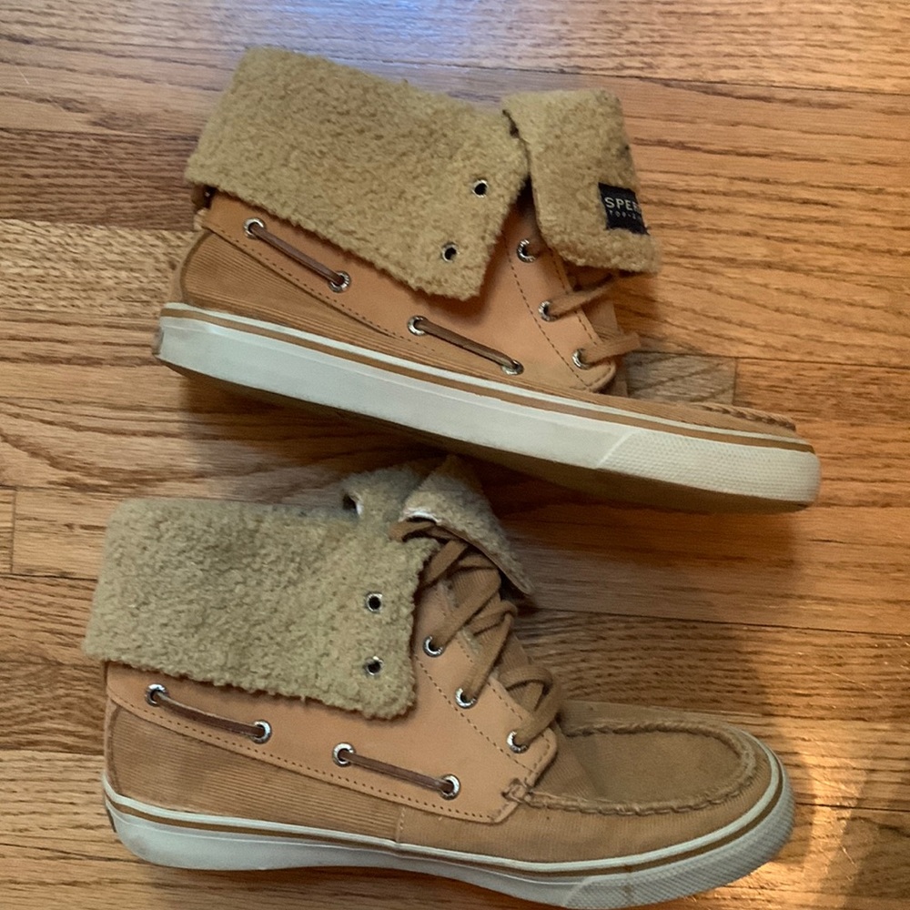 Sperry high top shoes